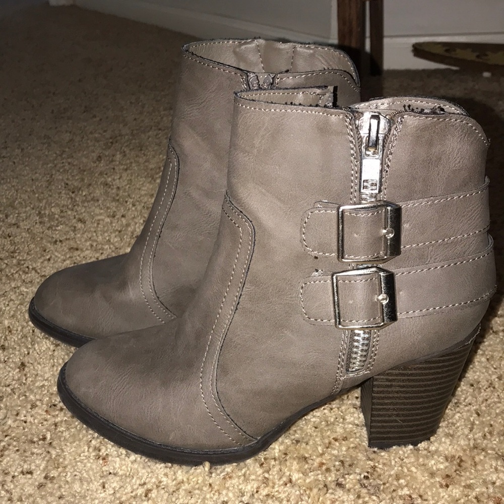 grey booties
